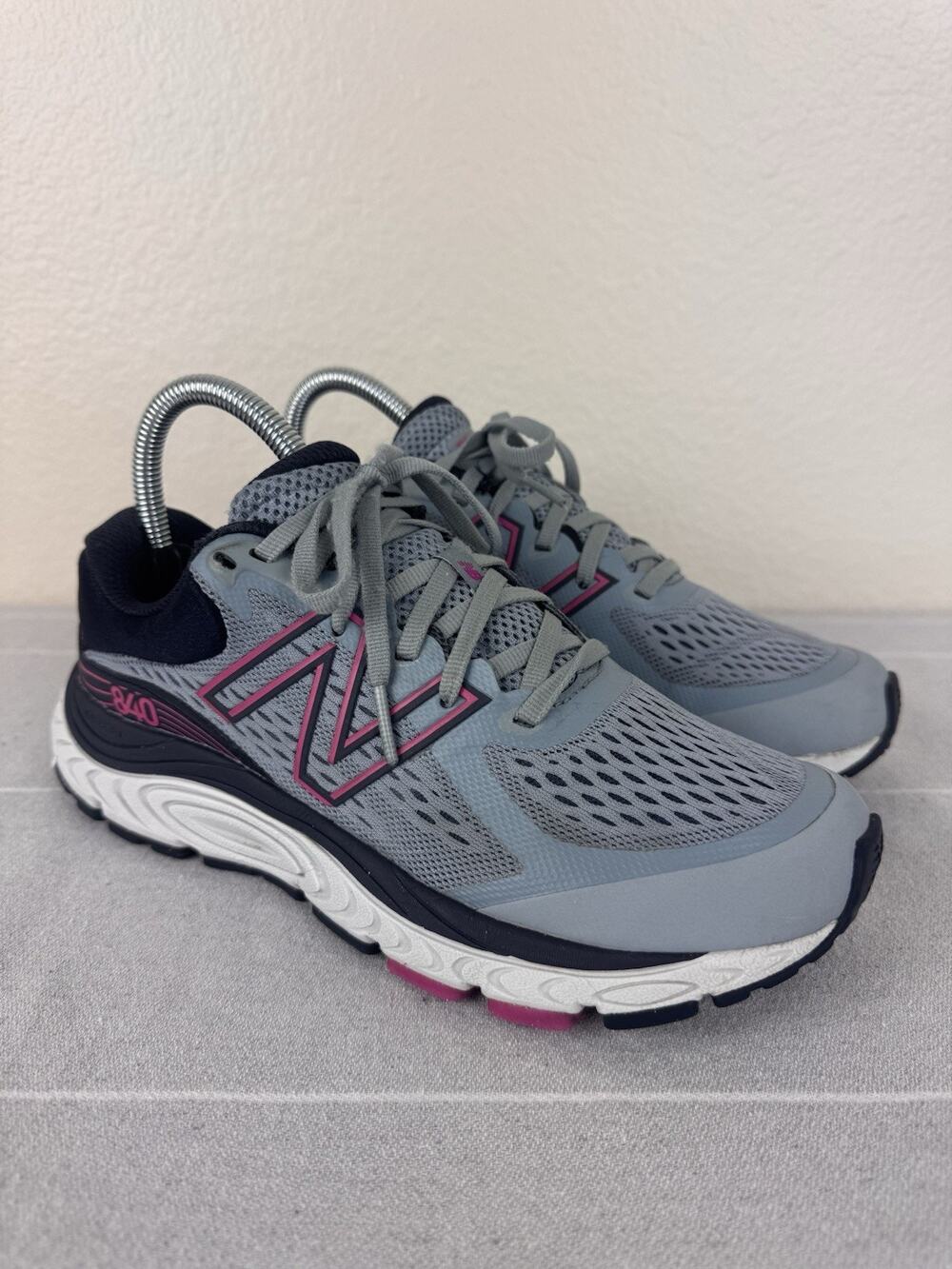 Women’s New Balance 840v5 Athletic Running Sneakers Gray Cyclone Magenta Pop 7
